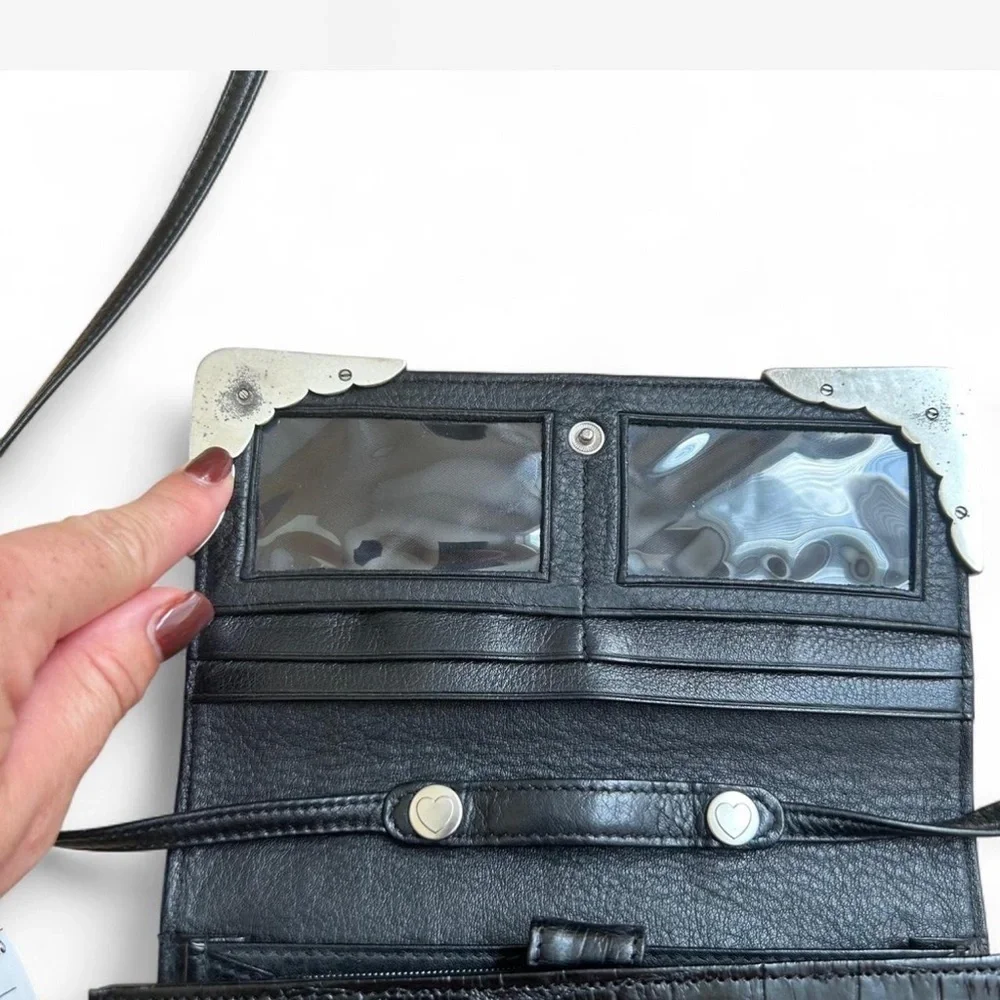 Vtg Brighton Black Leather Cross Body Wallet Croc Silver Tone Accents